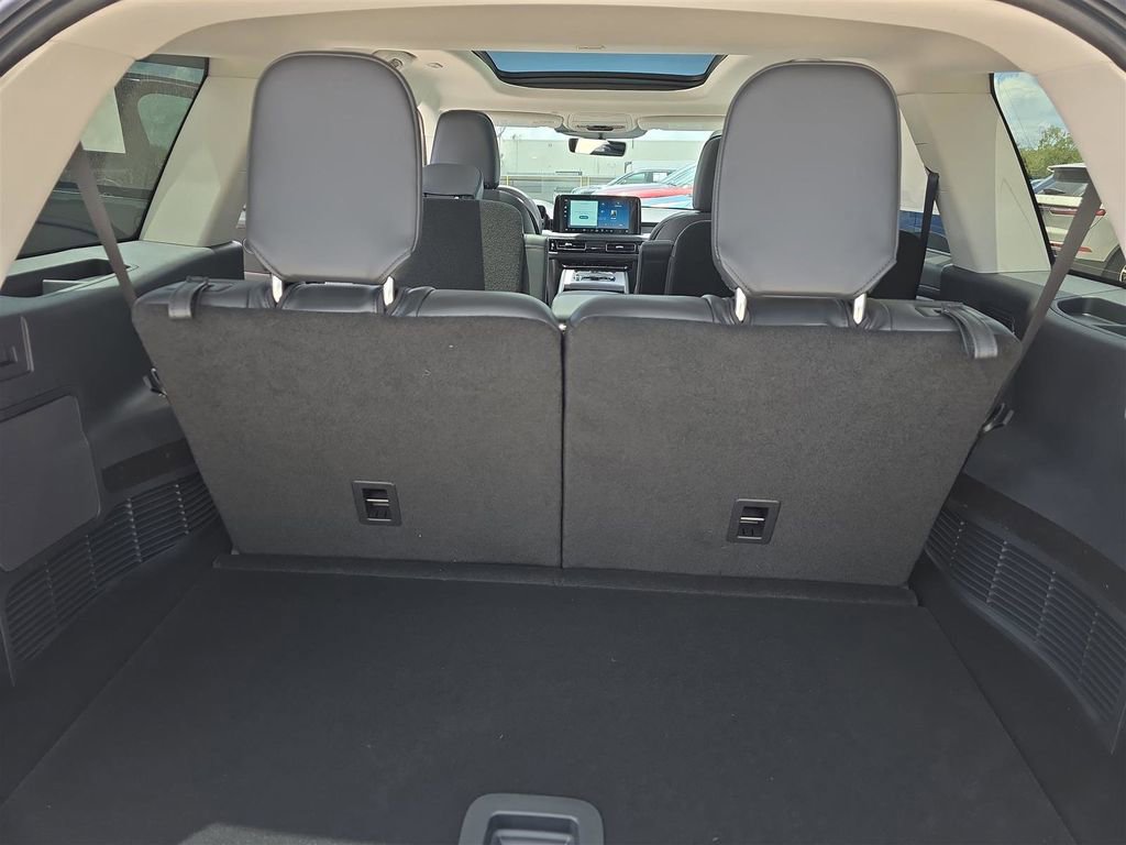 New 2025 Lincoln Aviator 2WD w/ Equipment Group 101A image 30