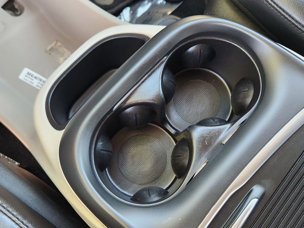 Used 2022 Chrysler Pacifica Touring-L FWD image 11