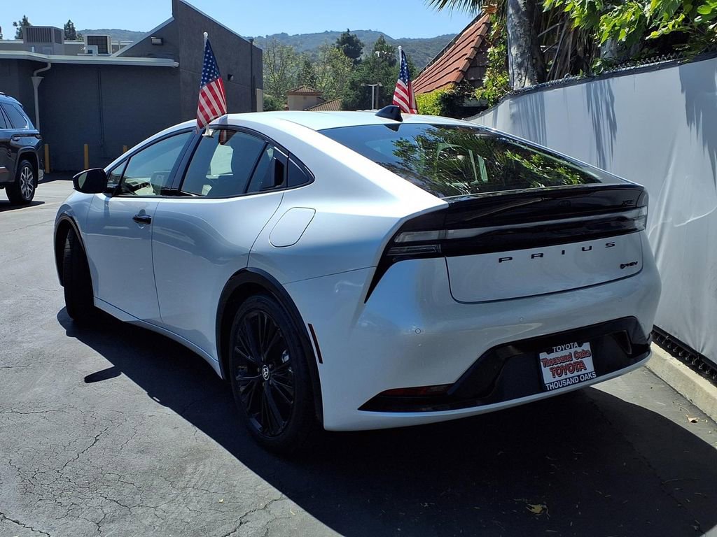 Certified 2026 Toyota Prius Plug-In Hybrid image 6