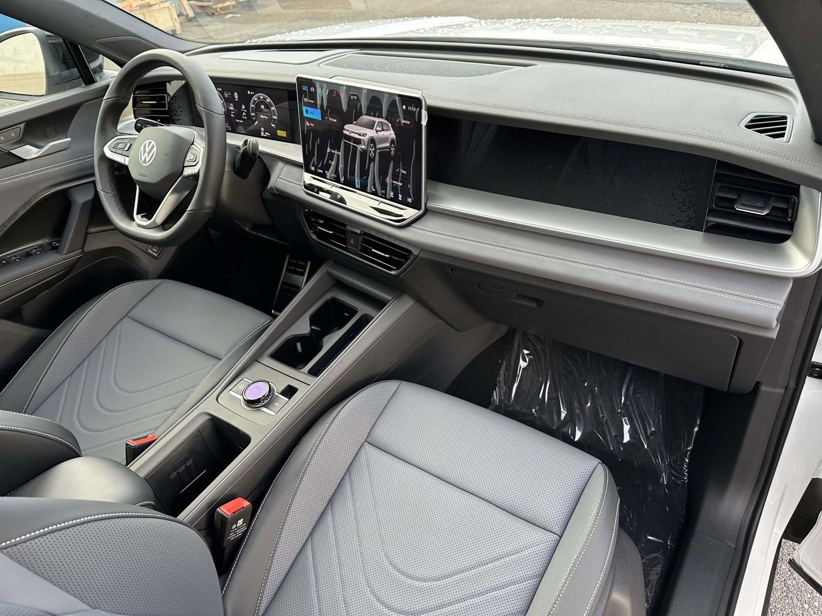 New 2026 Volkswagen Tiguan SE R-Line image 12