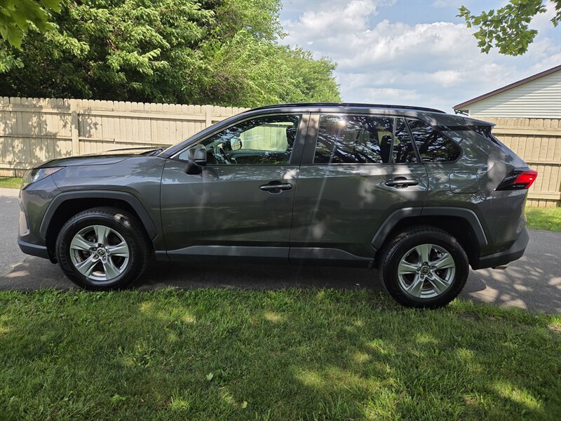 Used 2022 Toyota RAV4 LE AWD/4WD image 6