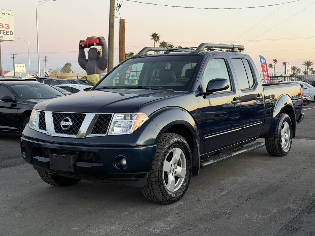 Used 2008 Nissan Frontier LE w/ Leather Pkg image 2
