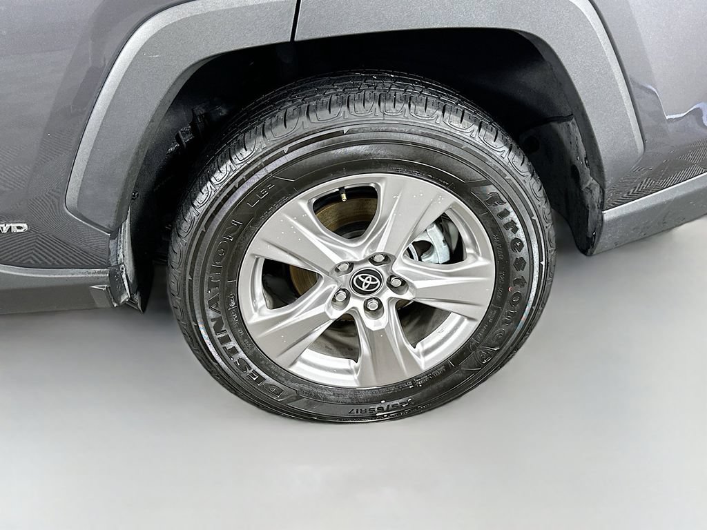 Used 2025 Toyota RAV4 XLE AWD/4WD image 26