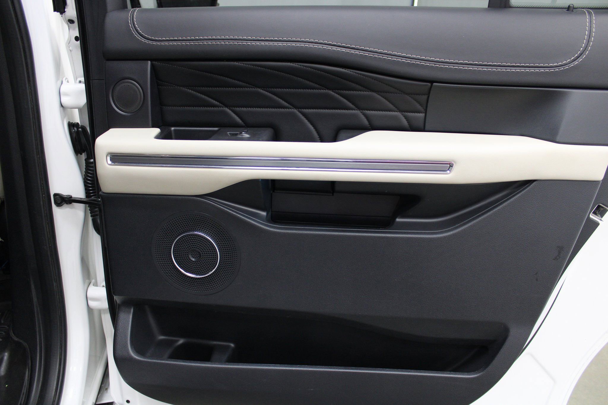 Used 2021 Ford Expedition Max Platinum image 29