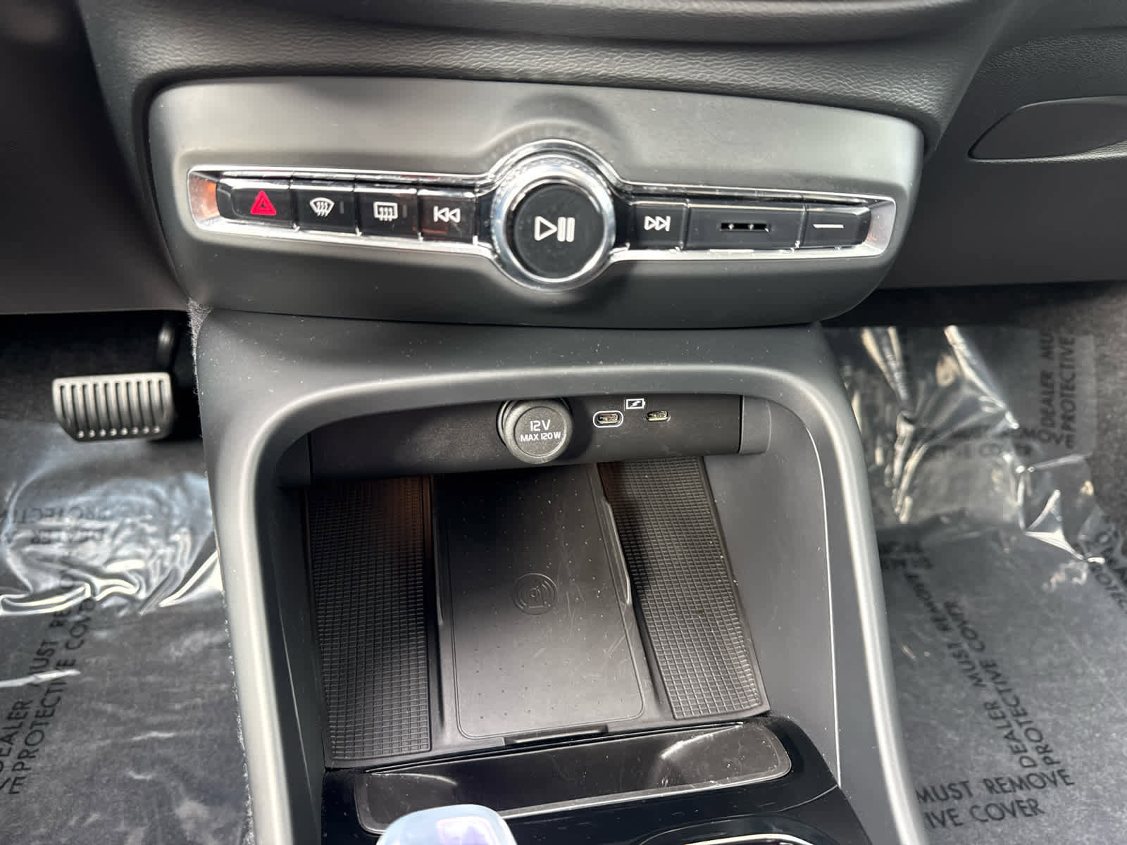 Used 2026 Volvo XC40 B5 Plus w/ Protection Package Premier image 44