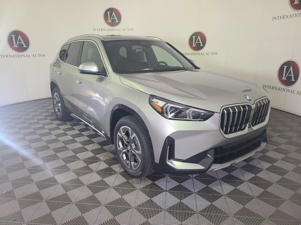 New 2025 BMW X1 xDrive28i w/ Premium Package