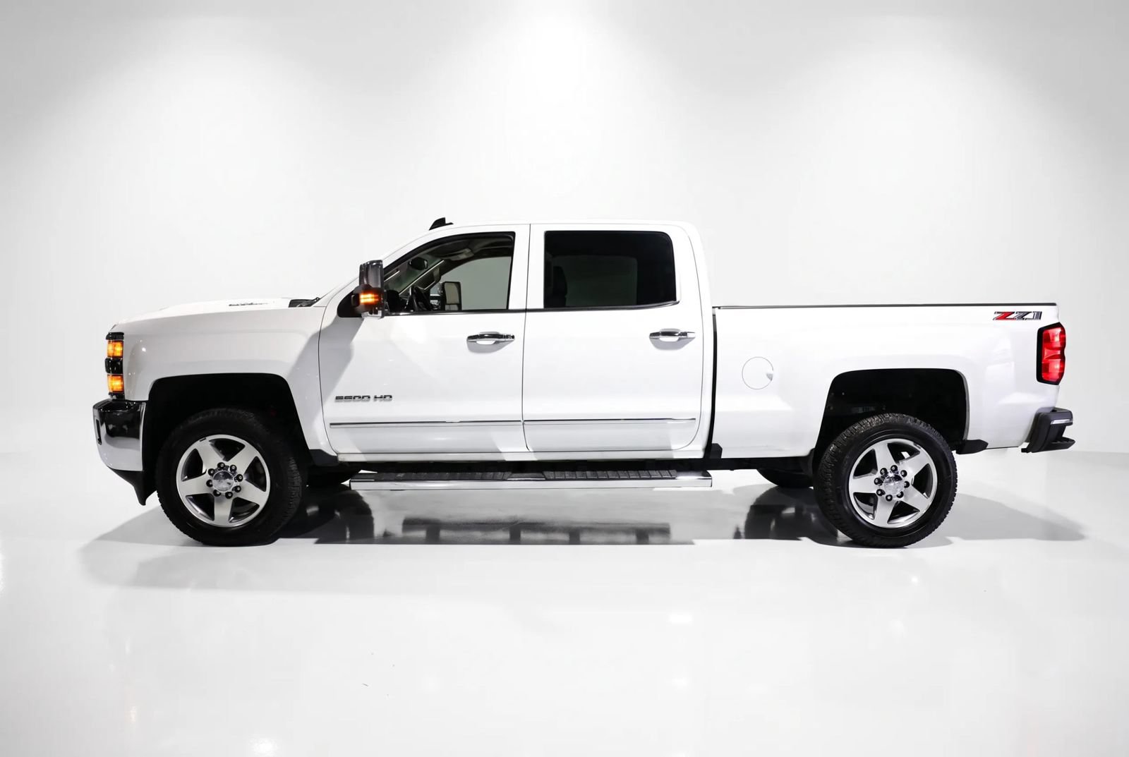 Used 2019 Chevrolet Silverado 2500 LTZ w/ Duramax Plus Package AWD/4WD image 3