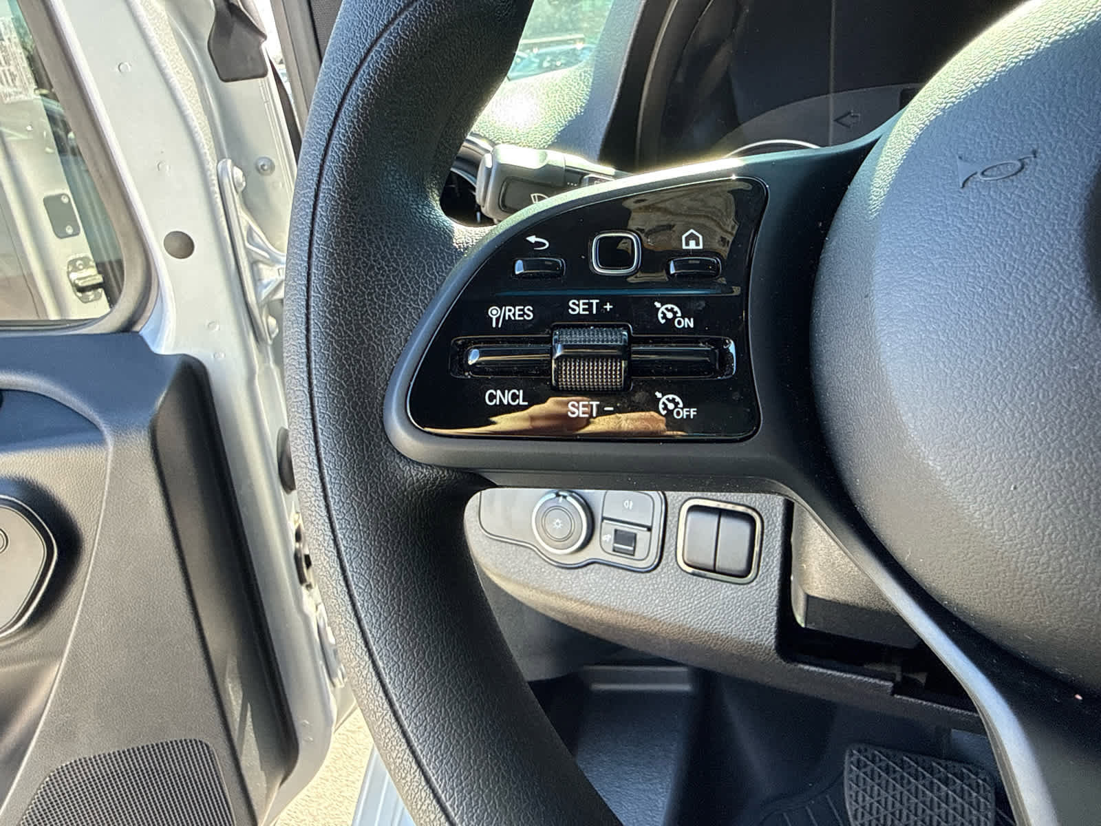 Used 2024 Mercedes-Benz Sprinter 2500 image 21