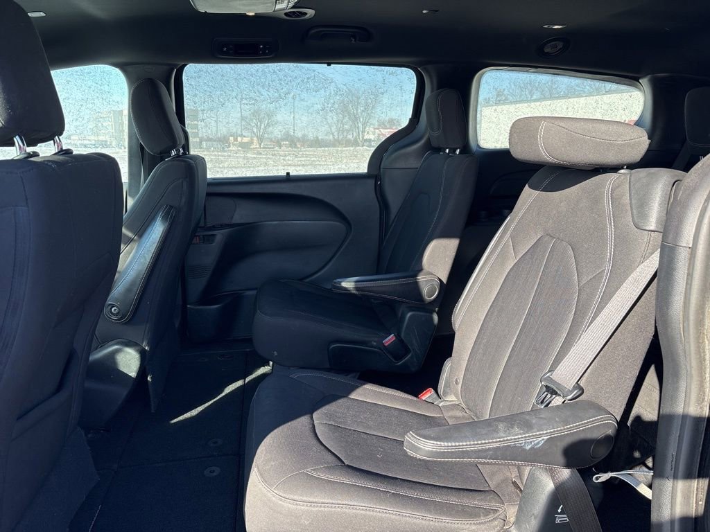 Used 2018 Chrysler Pacifica Touring Plus w/ S Appearance Package image 15