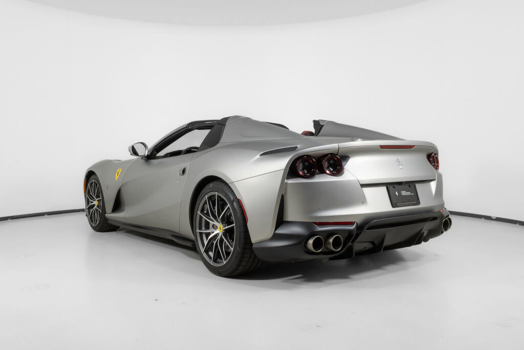 Used 2022 Ferrari 812 GTS image 4