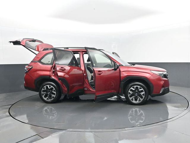 Used 2025 Subaru Forester Premium image 30