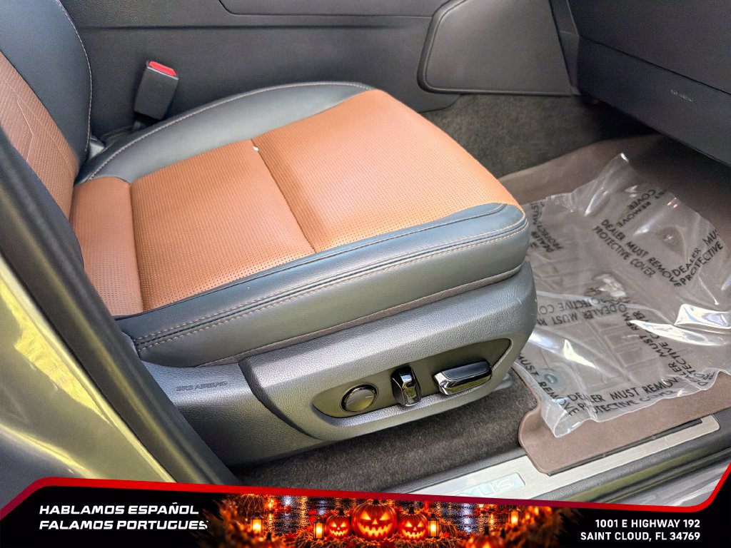 Used 2025 Lexus GX 550 w/ Cold Area Package AWD/4WD image 28