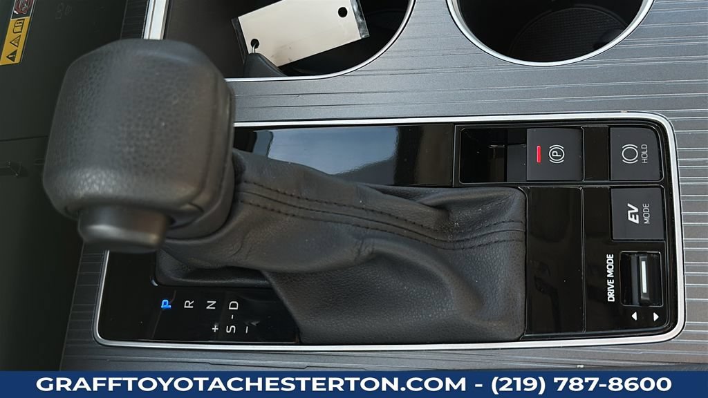 Used 2025 Toyota Sienna LE FWD image 17