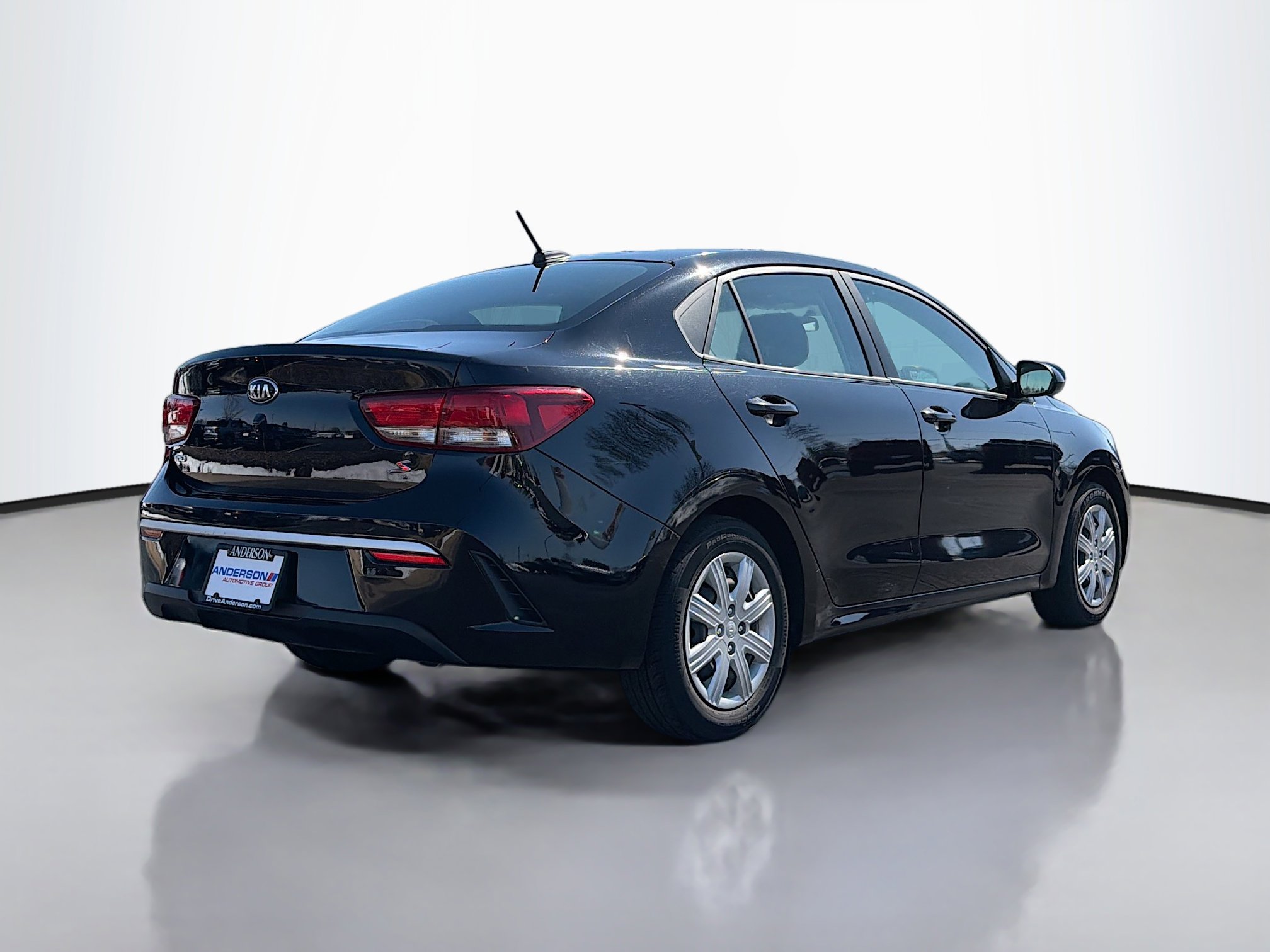 Used 2021 Kia Rio S image 2