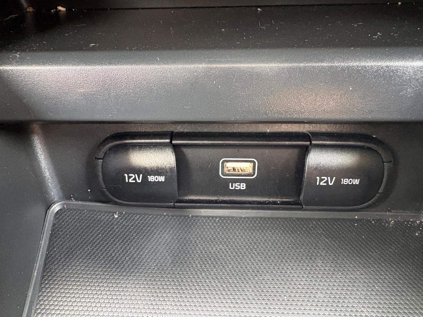 Used 2025 Kia Soul LX image 27