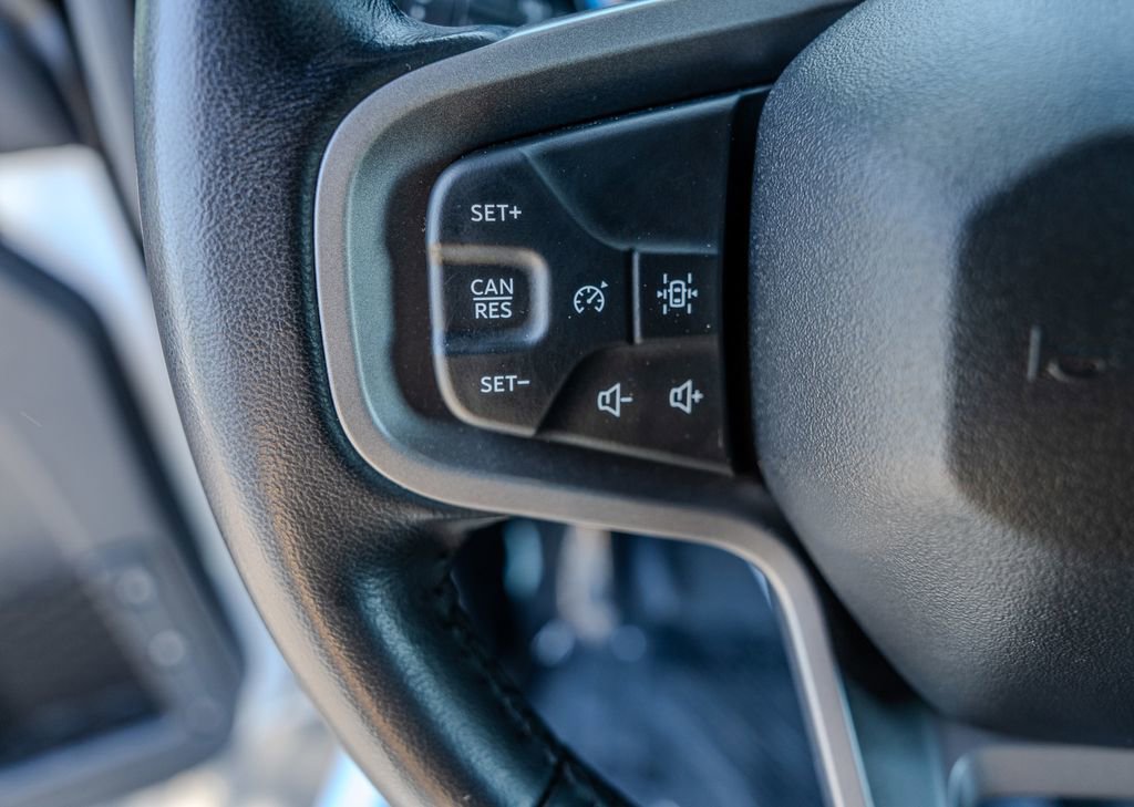 Used 2024 Ford Bronco Big Bend image 6