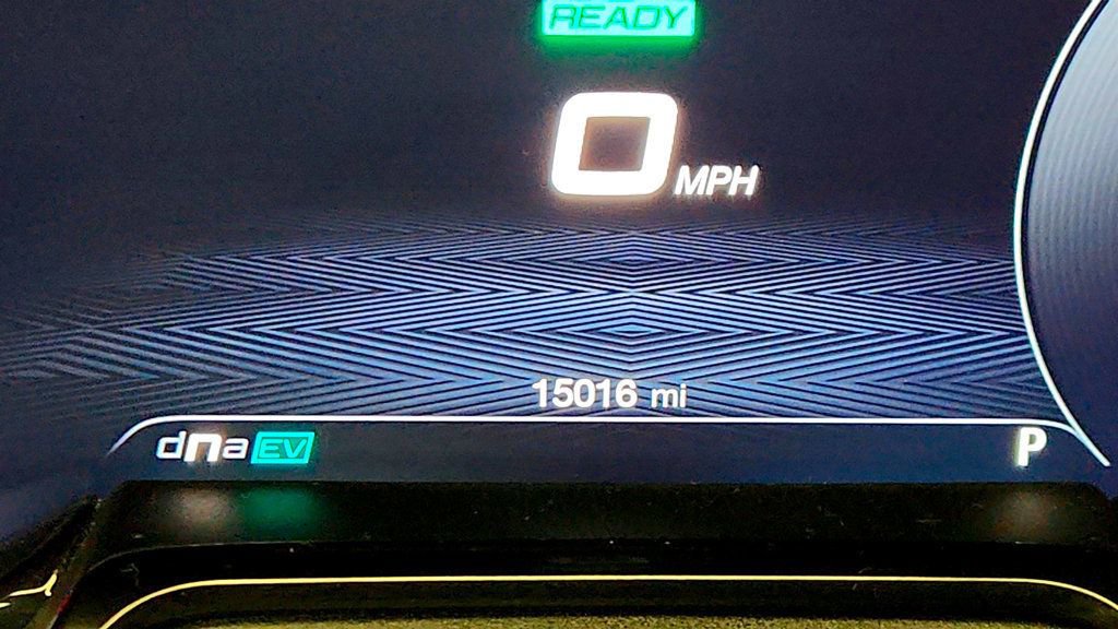 Used 2024 Alfa Romeo Tonale Ti w/ Premium Interior Package image 16