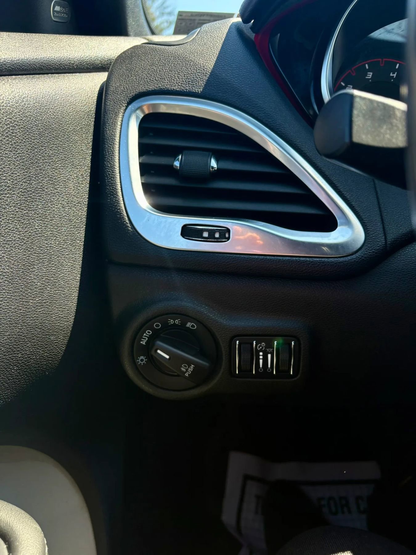 Used 2015 Dodge Dart SXT w/ Sun/Sound Group image 31