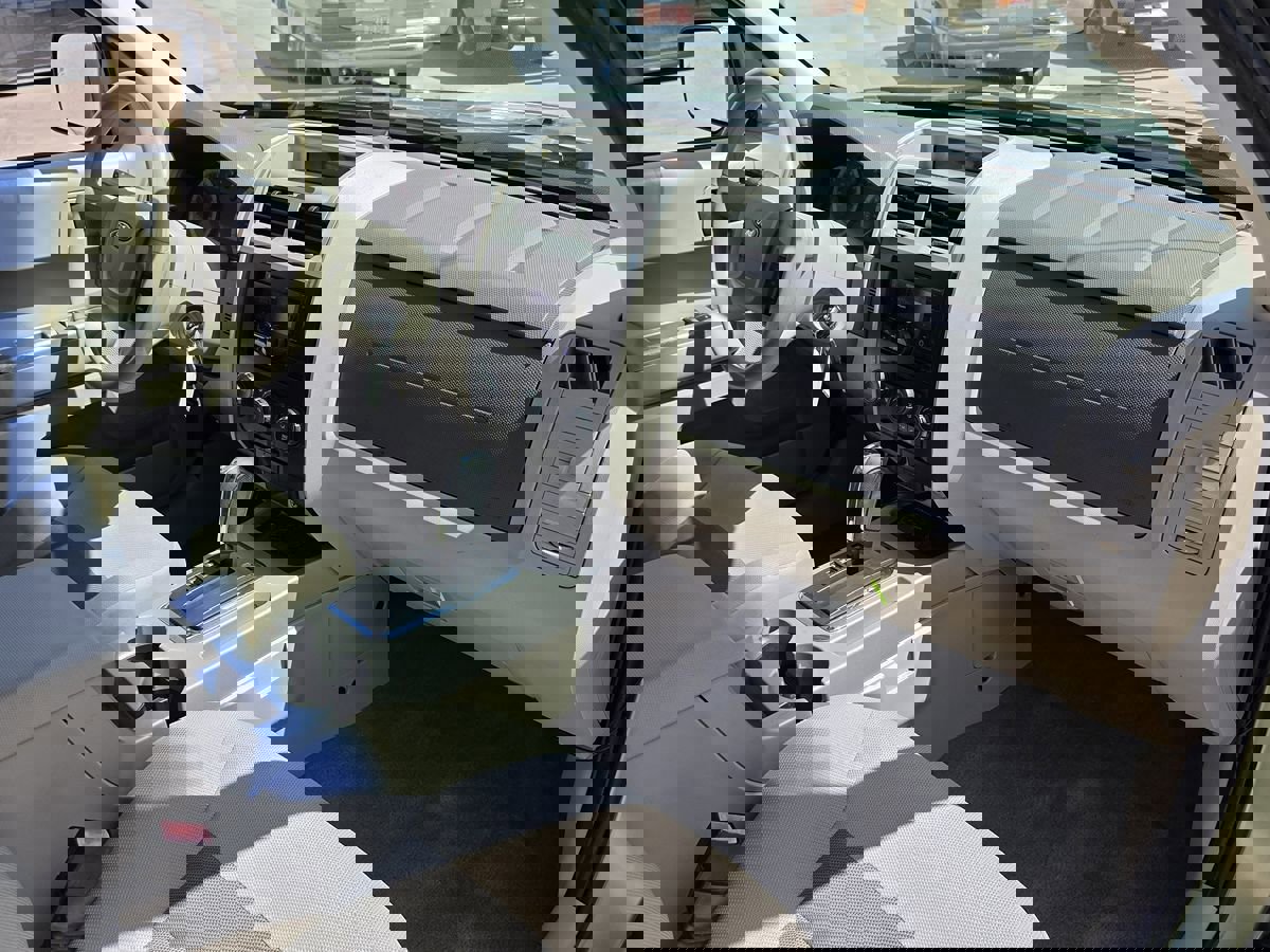 Used 2008 Ford Escape 2WD Hybrid image 14