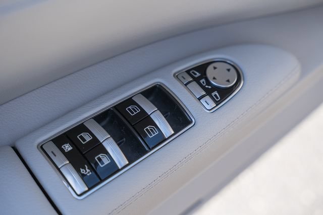 Used 2011 Mercedes-Benz S 550 image 41