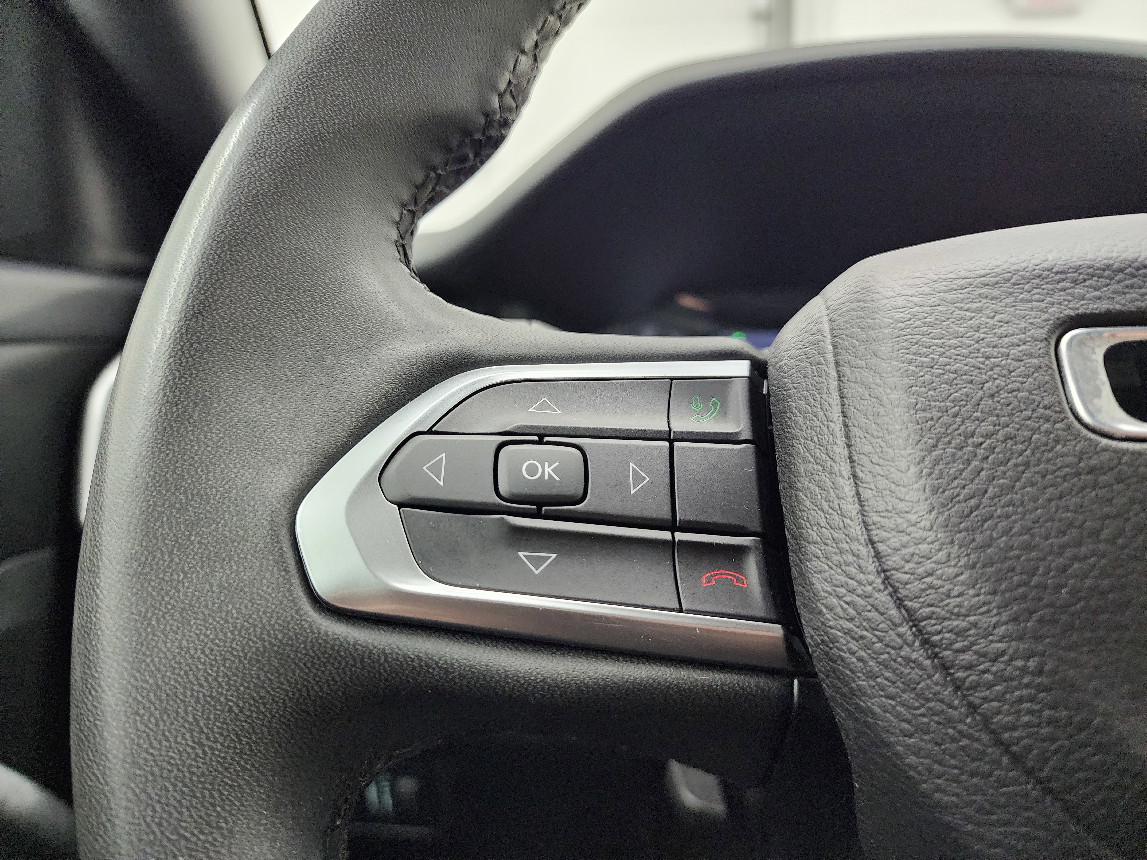 Used 2024 Jeep Compass Latitude image 14