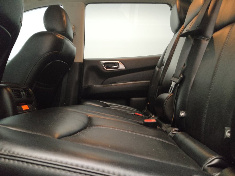 Used 2019 Nissan Pathfinder SL FWD image 18