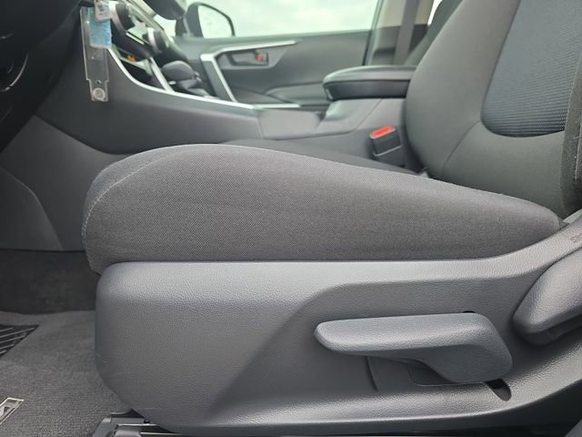 Certified 2025 Toyota RAV4 LE image 28