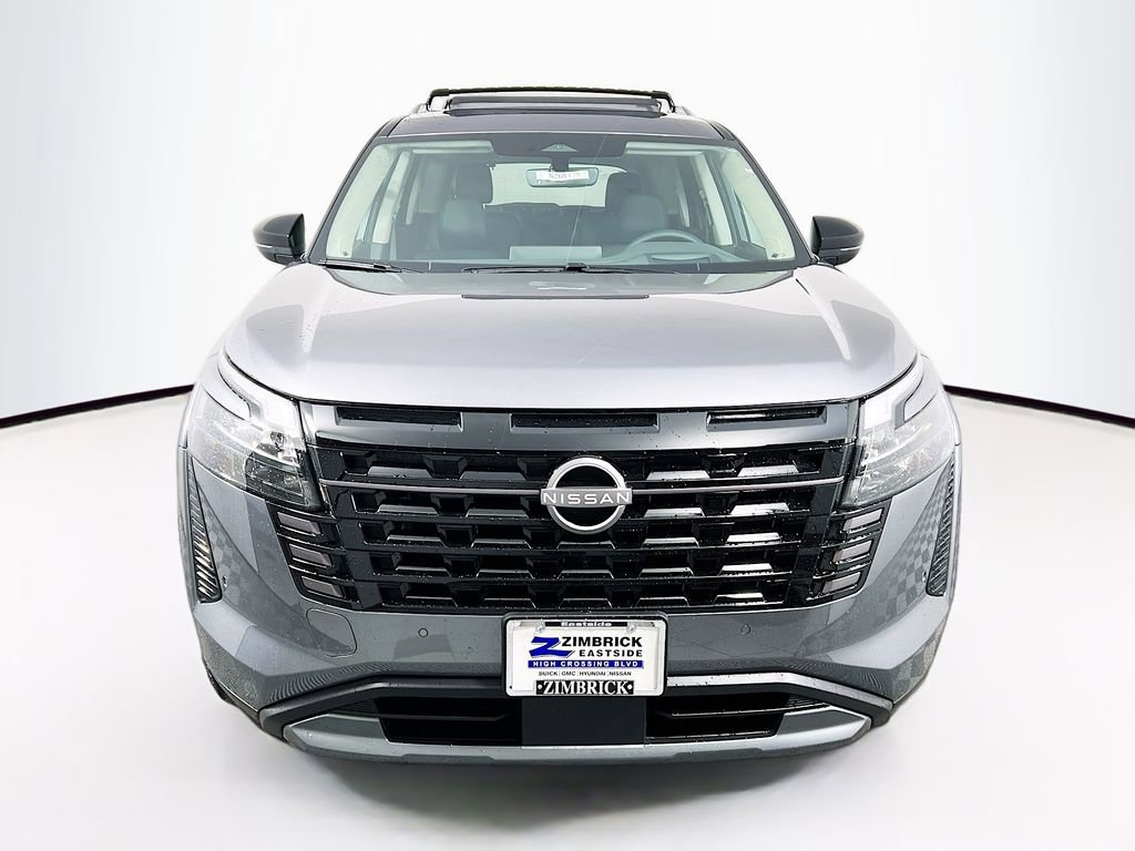 New 2026 Nissan Pathfinder Platinum image 2