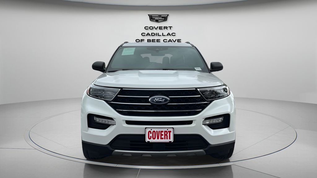 Used 2020 Ford Explorer XLT w/ Equipment Group 202A image 2