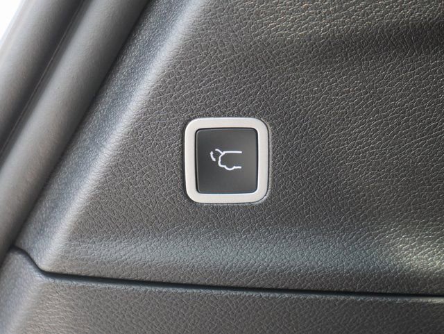 New 2026 Chrysler Pacifica Select image 13