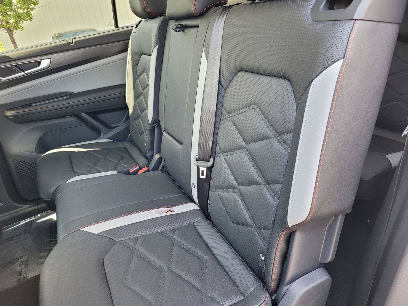 New 2026 Volkswagen Atlas Peak Edition AWD/4WD image 11