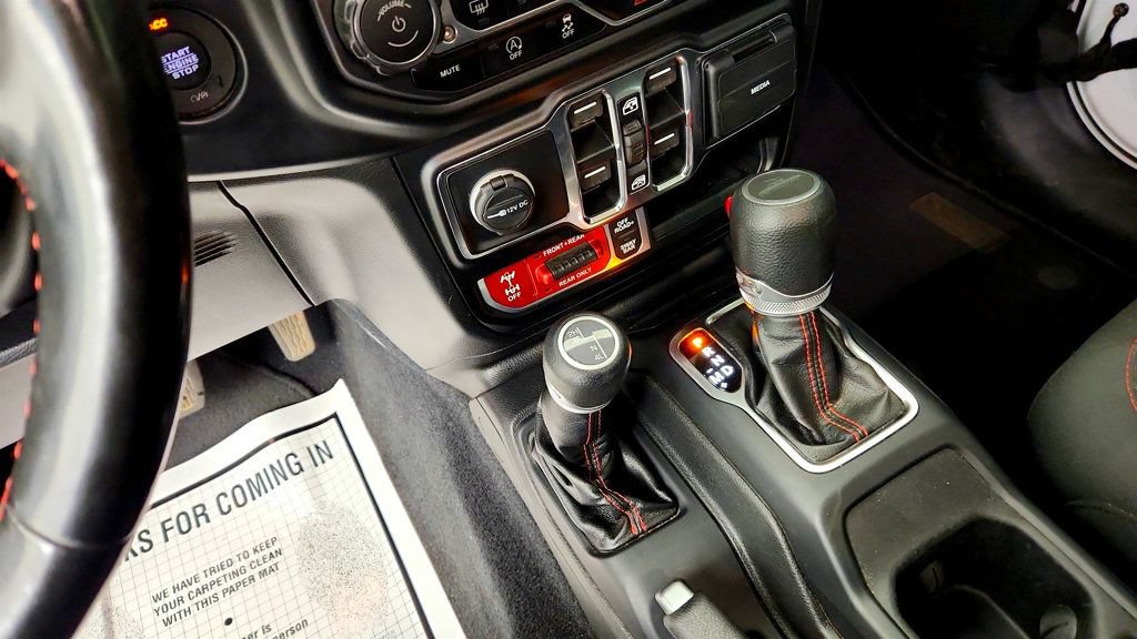 Used 2022 Jeep Gladiator Rubicon w/ Cold Weather Group AWD/4WD image 16