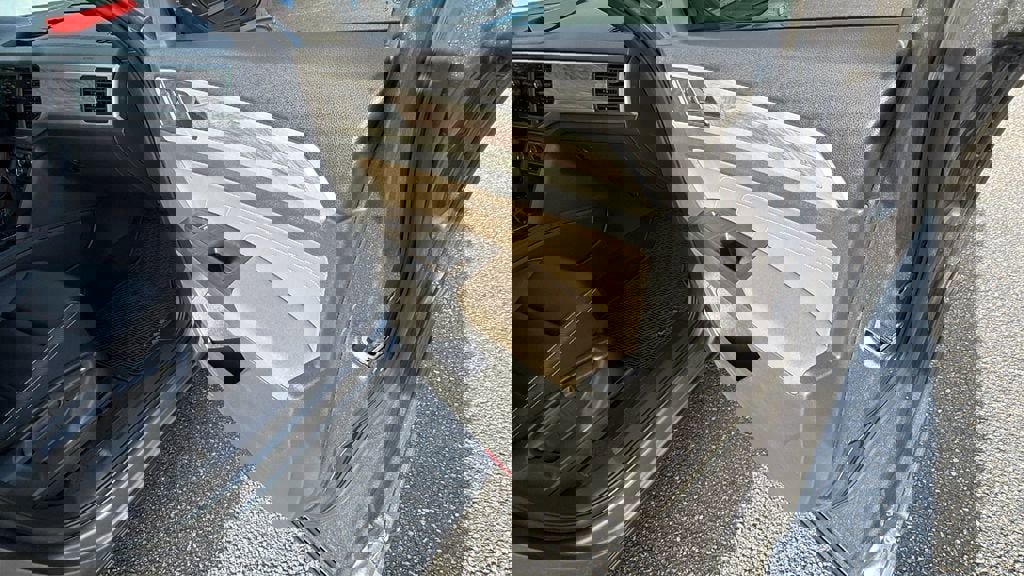 Used 2021 Volkswagen Atlas Cross Sport SE image 15