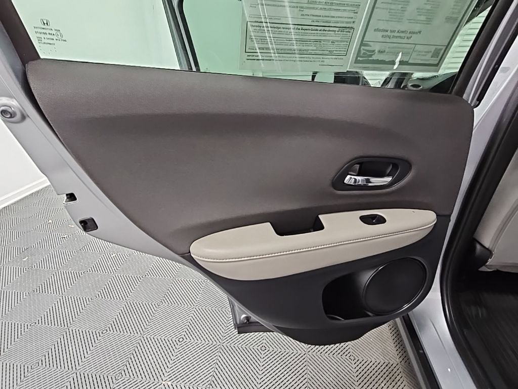 Used 2020 Honda HR-V LX image 28