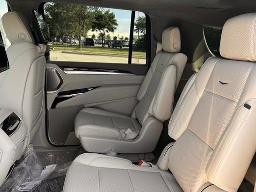 New 2026 Cadillac Escalade ESV Platinum Luxury AWD/4WD image 27