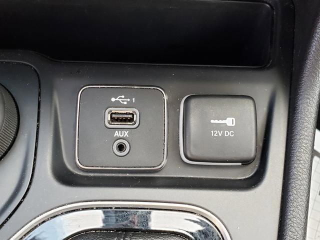 Used 2019 Jeep Cherokee Limited image 24