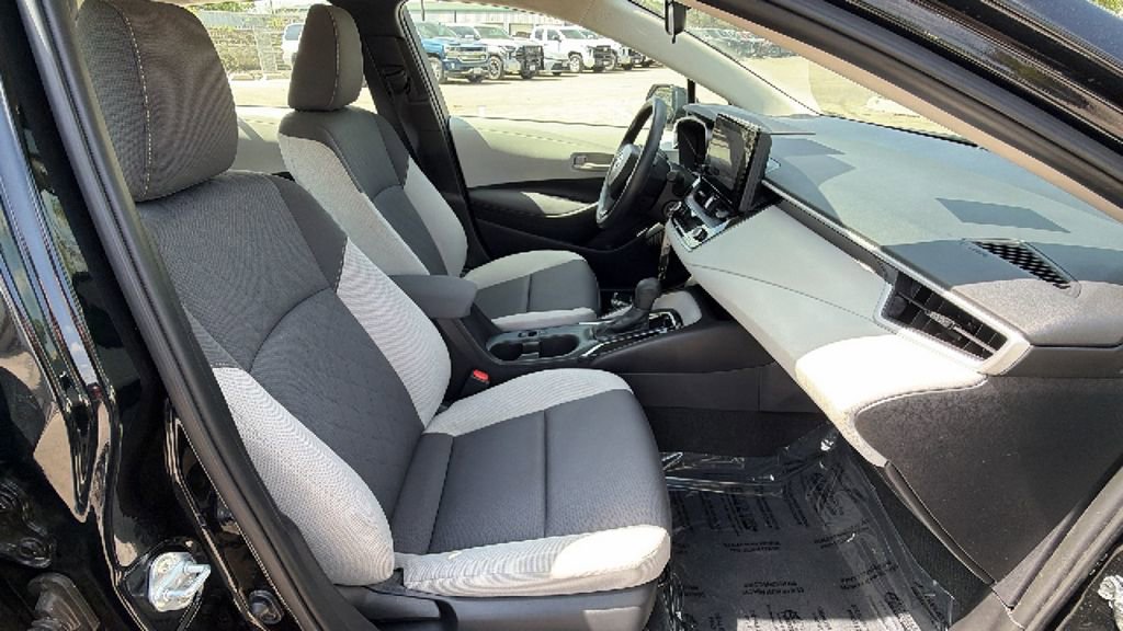 Certified 2025 Toyota Corolla LE image 40