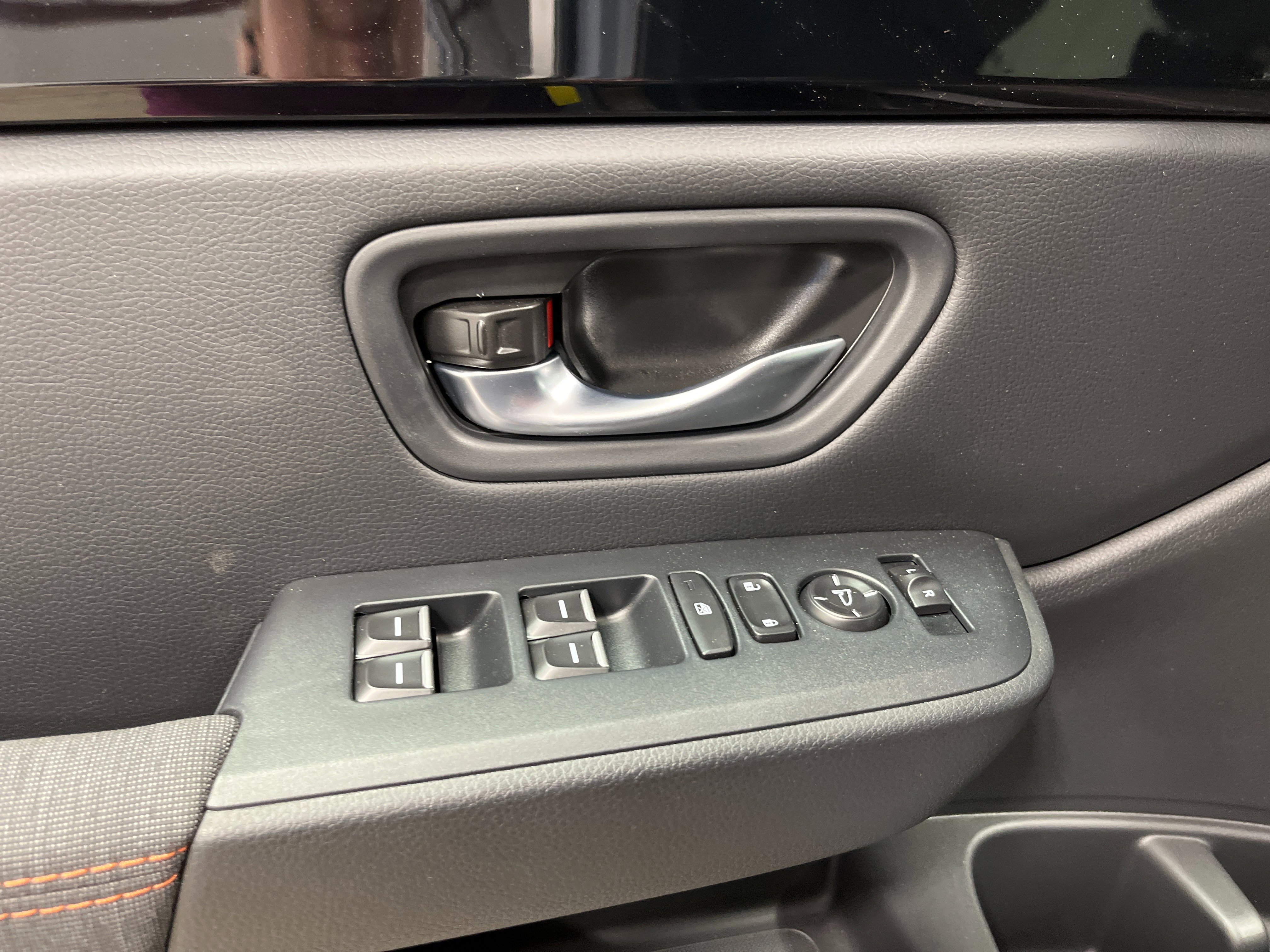 New 2025 Honda Pilot Sport image 15