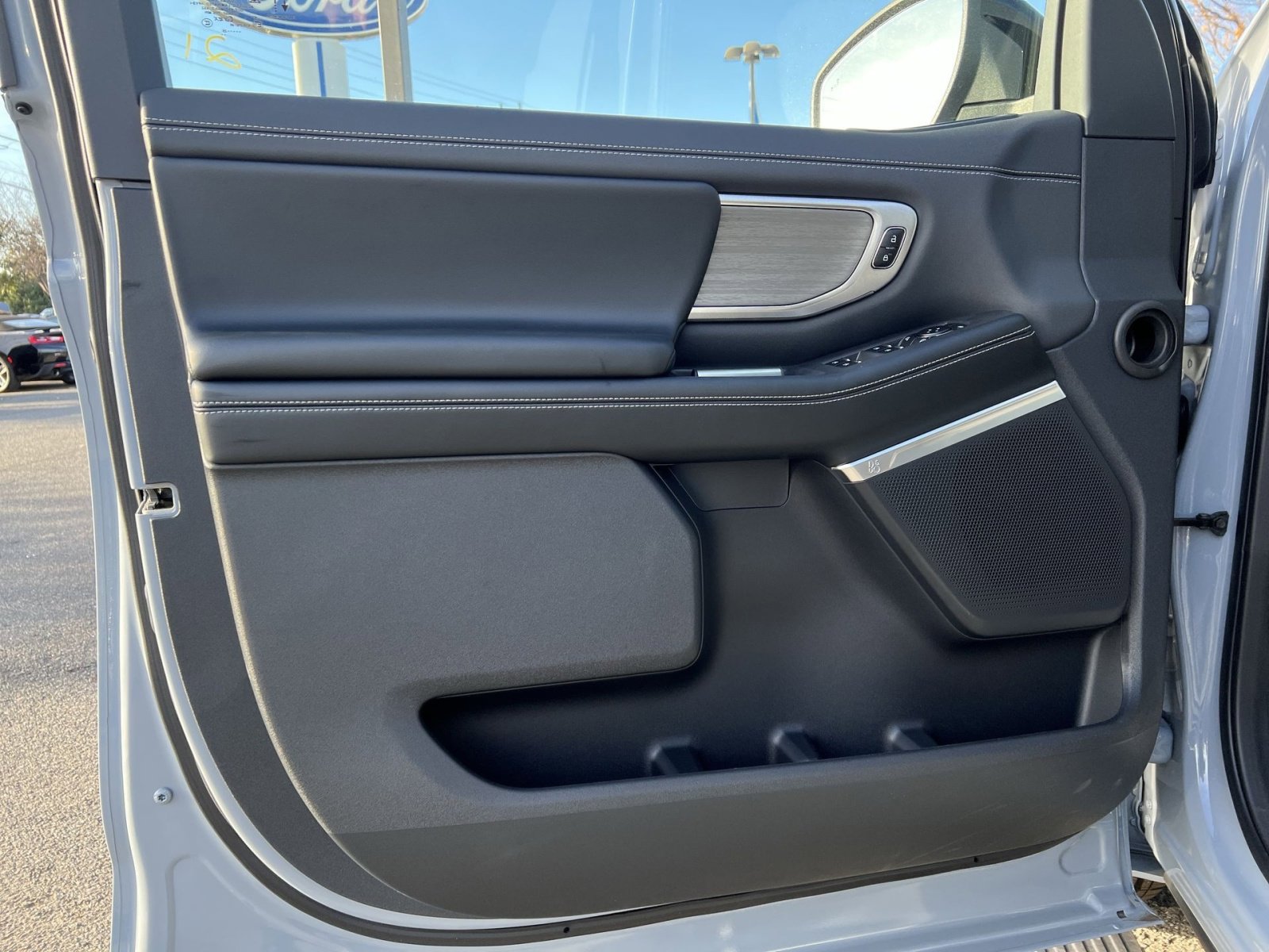 New 2025 Ford Expedition Max Platinum w/ Driver's Package image 13