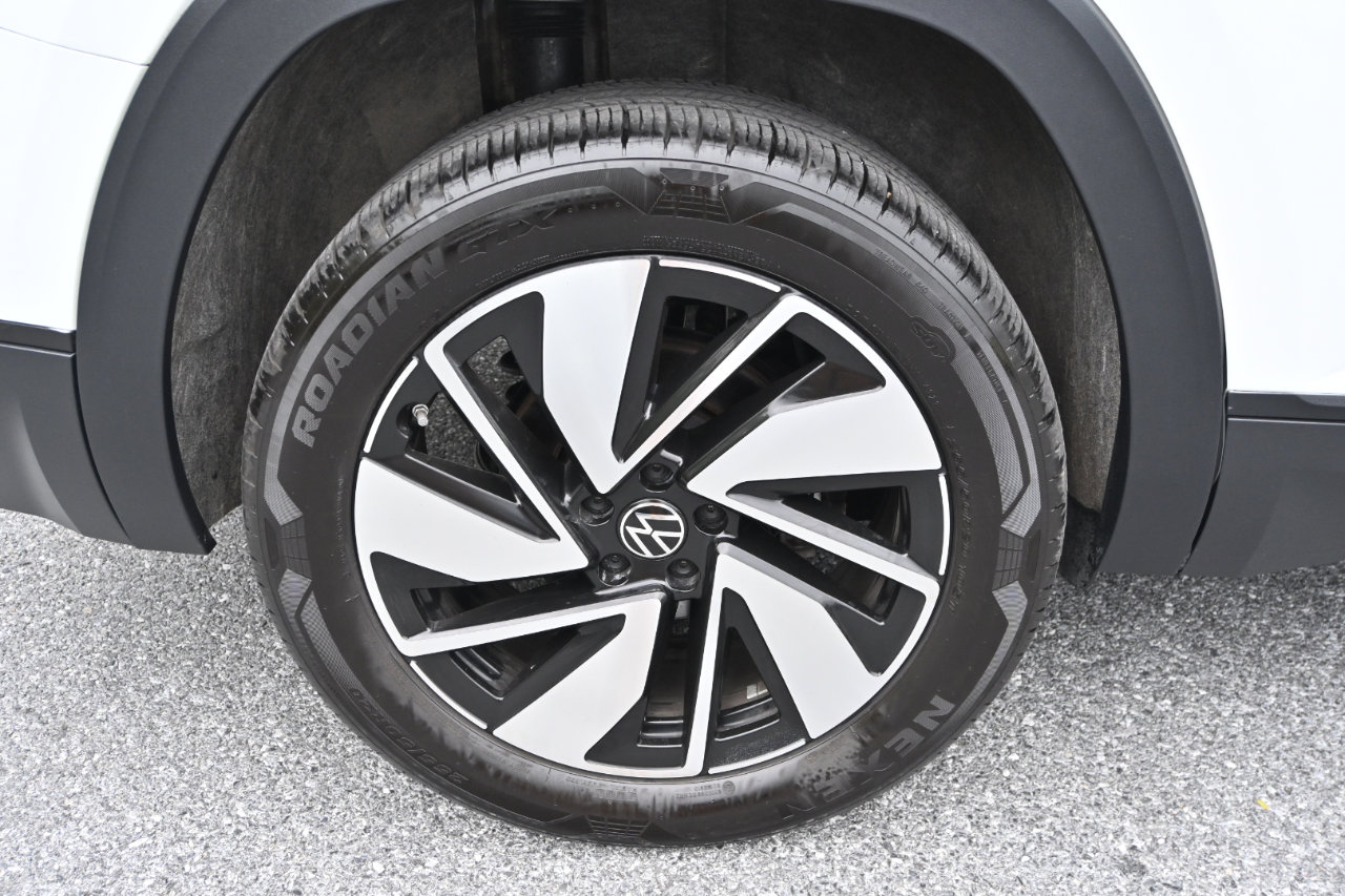 Used 2024 Volkswagen Atlas SE image 39