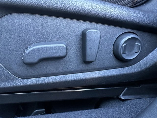 Used 2025 Subaru Forester Sport image 19