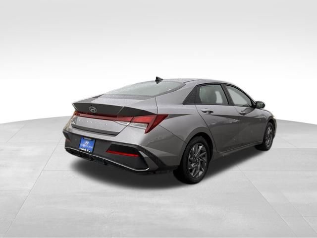 Used 2024 Hyundai Elantra SEL image 5