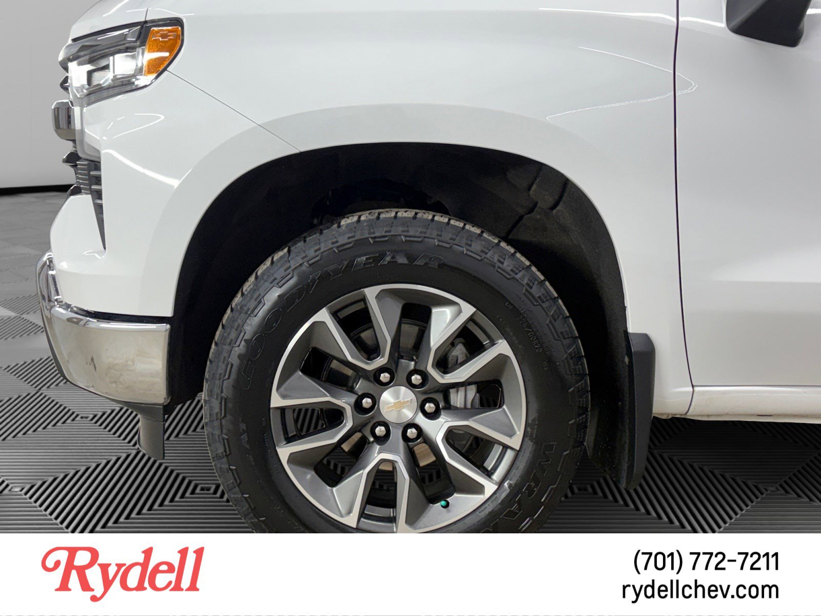 Used 2022 Chevrolet Silverado 1500 LT AWD/4WD image 9
