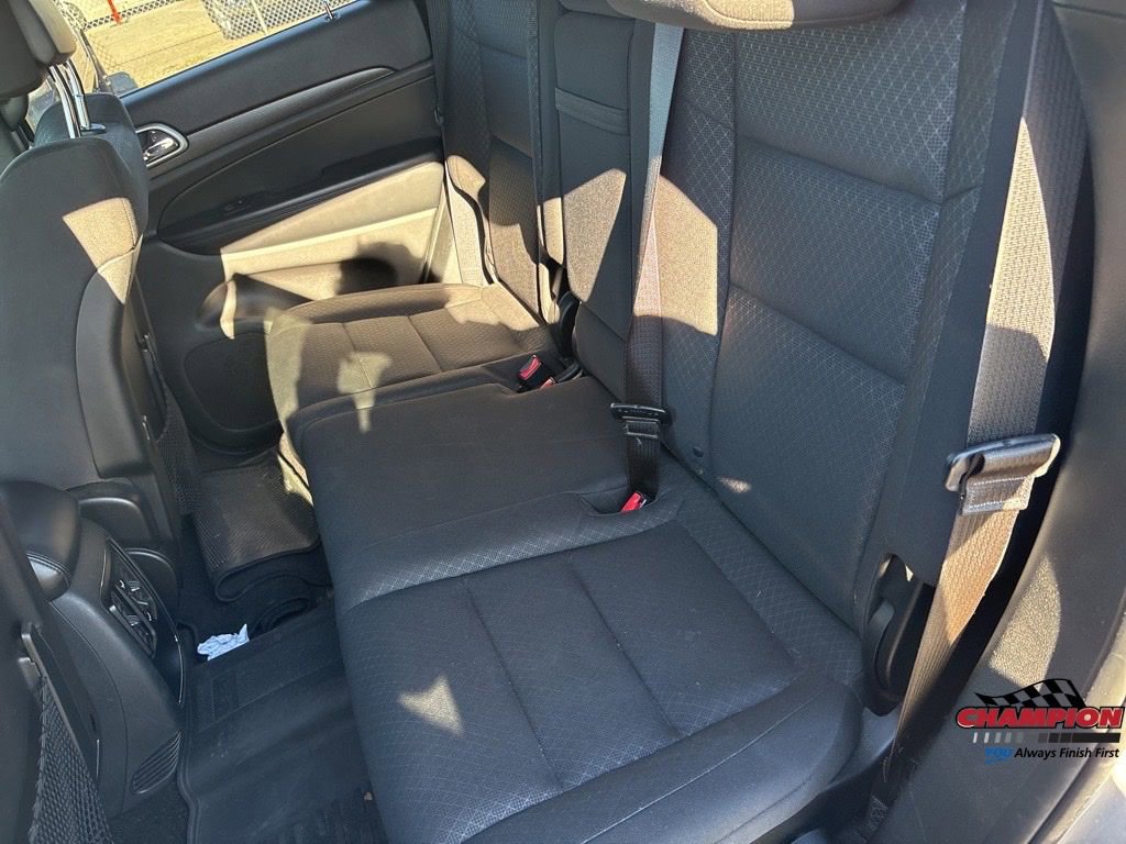 Used 2018 Jeep Grand Cherokee Laredo image 23