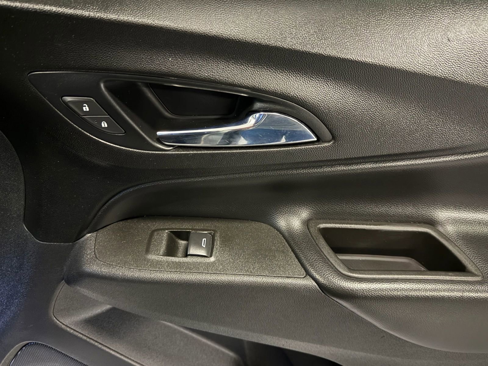 Used 2020 Chevrolet Equinox LT image 34