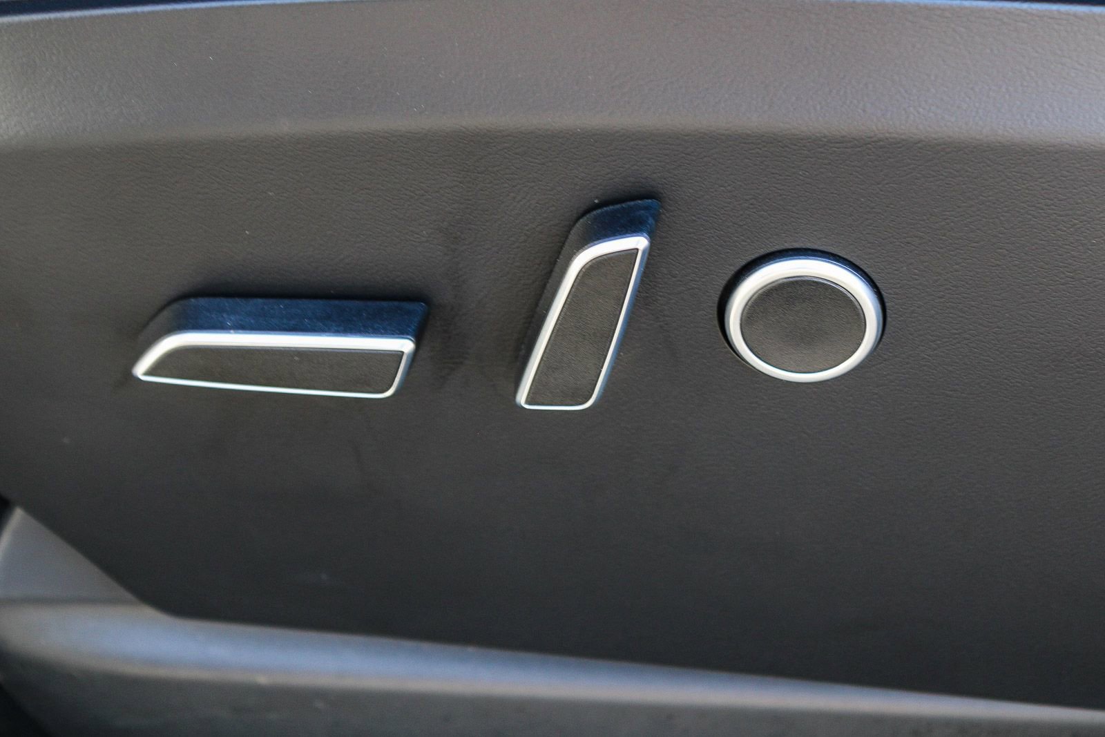 Used 2023 Tesla Model X image 21