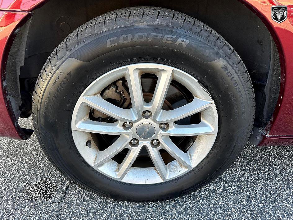 Used 2019 Dodge Grand Caravan SXT image 32