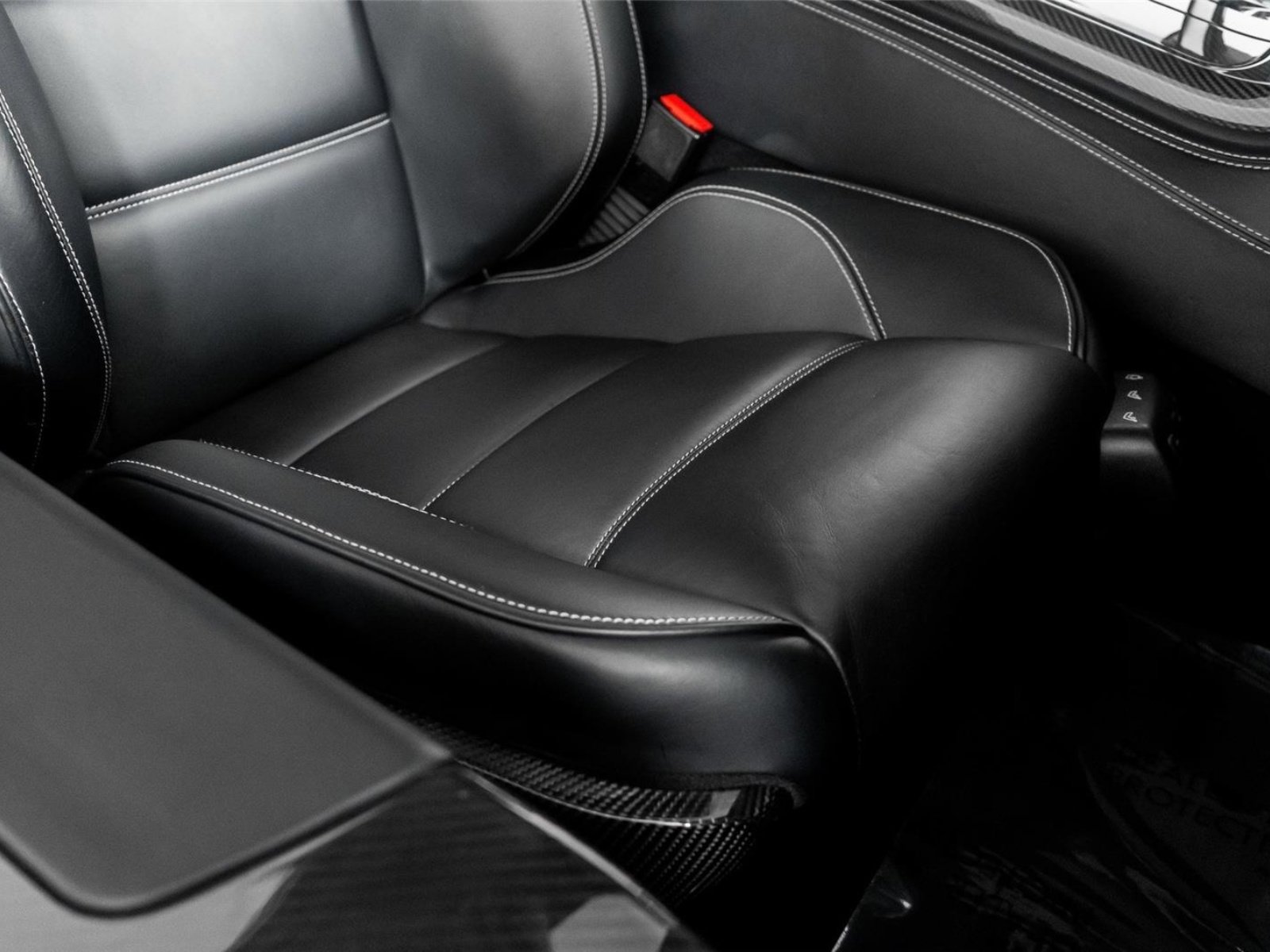 Used 2011 Mercedes-Benz SLS AMG Coupe image 31