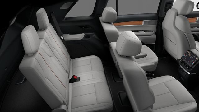 New 2027 Cadillac Vistiq Luxury AWD/4WD image 21