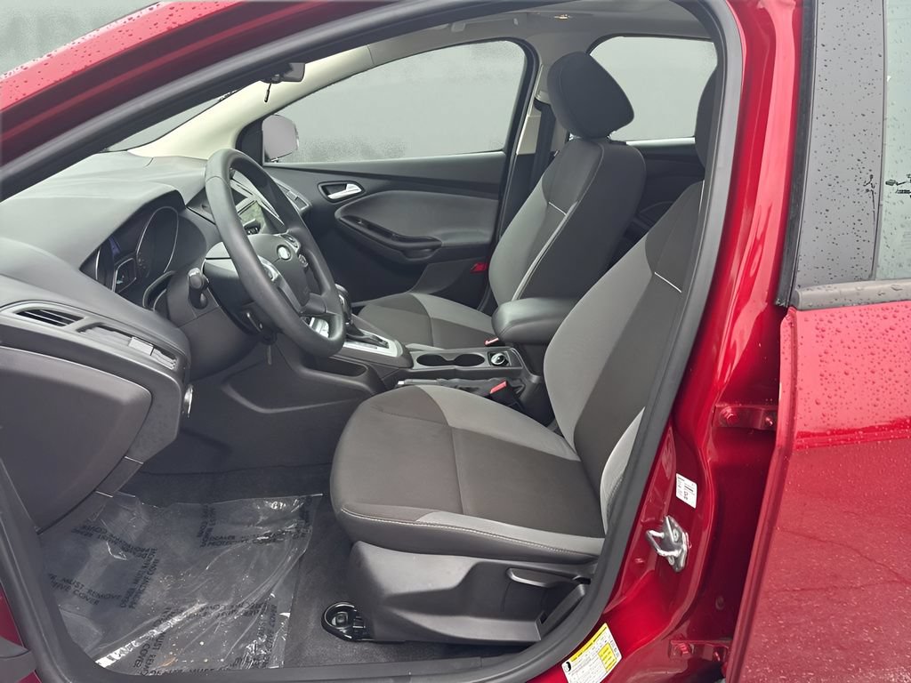 Used 2013 Ford Focus SE FWD image 9